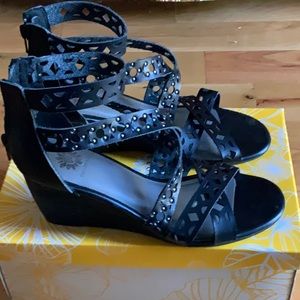 Like new yellow box “Reinette” wedges